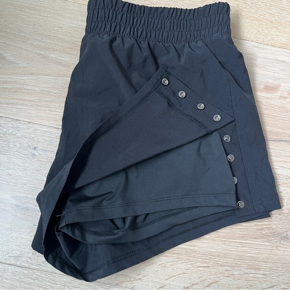 R. Sofia Shorts black lined Sz XL high rise 3” shorts *F16 - Picture 2 of 3
